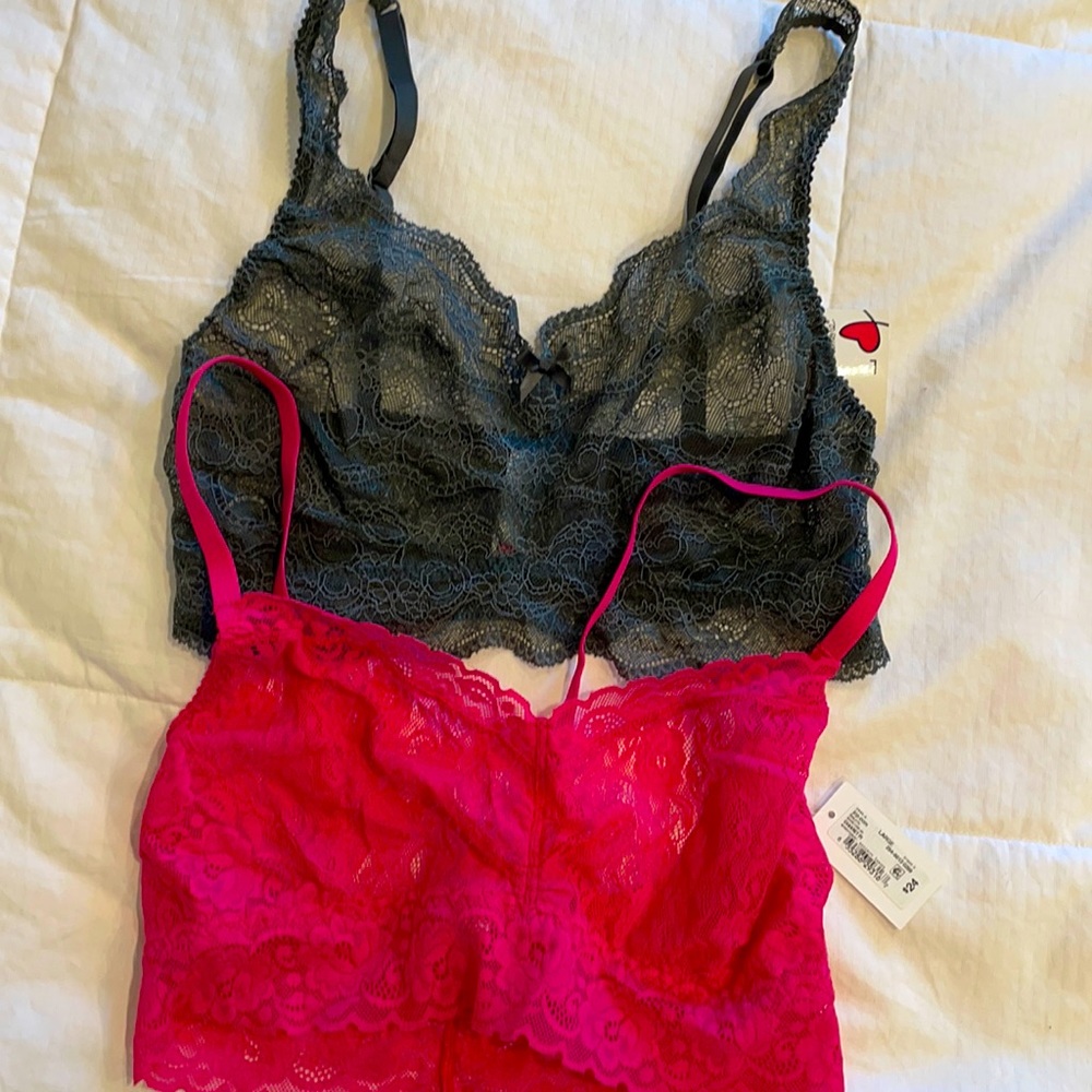 NWT set of 2 bralettes. Mint condition!